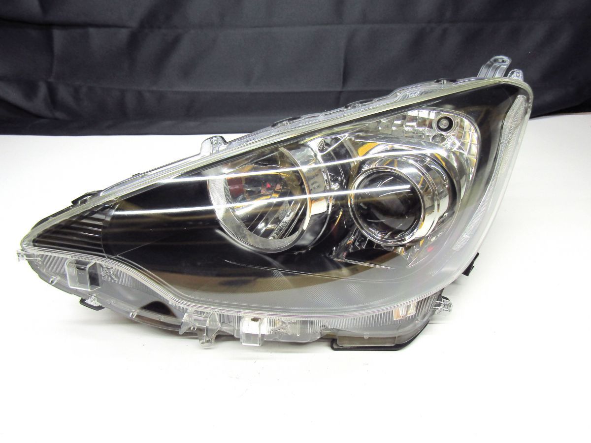 トヨタ 10 アクア 前期 純正 左 LED ヘッドライト NHP10 Koito 52-247 81150-52E90 助手席側