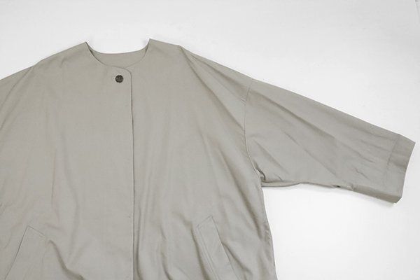 ARTS & SCIENCE ◆ コットンシルク* バルーンコート 襟なし ノーカラー サイズ1 カーキベージュ アーツ&サイエンス ◆MU16 ARTS & SCIENCE ◆ コットンシルク* バルーンコート 襟なし ノーカラー サイズ1 カーキベージュ アーツ&サイエンス ◆MU16