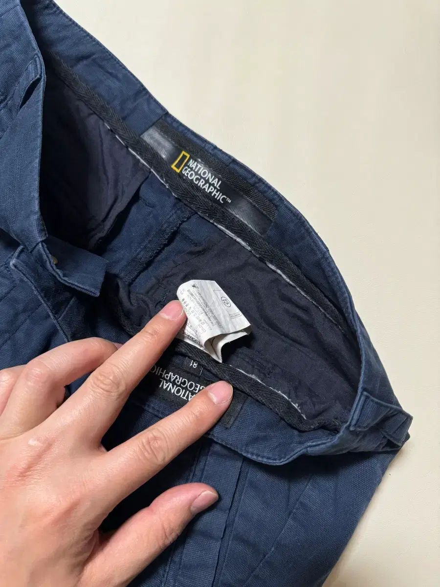 (状態SS出品価格12)NATIONALGEOGRAPHIC タヌ ストレッチ夏用 ストレートカーゴパンツ32 (状態SS出品価格12)NATIONALGEOGRAPHIC タヌ ストレッチ夏用 ストレートカーゴパンツ32