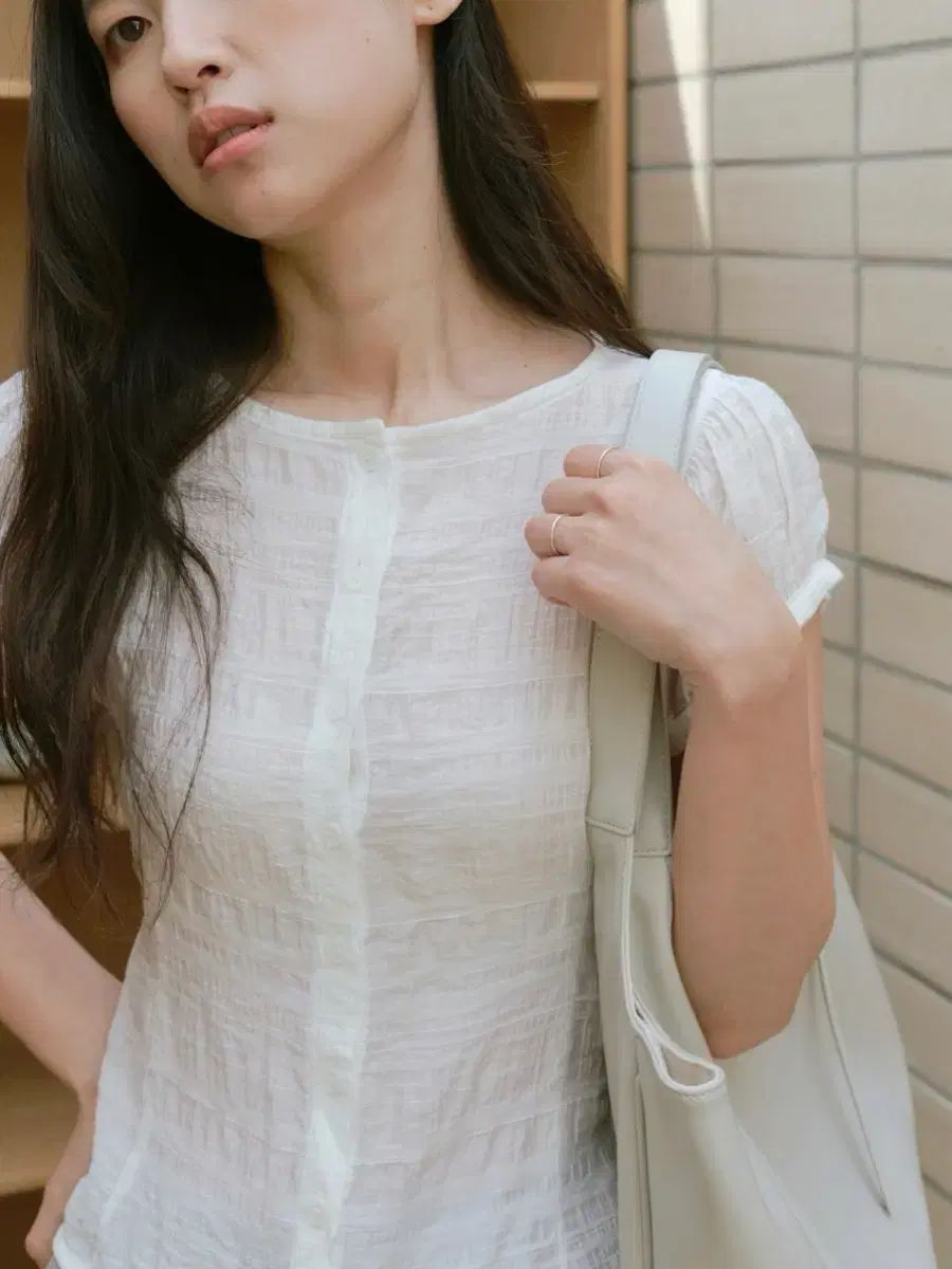 Uラウ ブラウス 白 新品 wrinkle blouse white