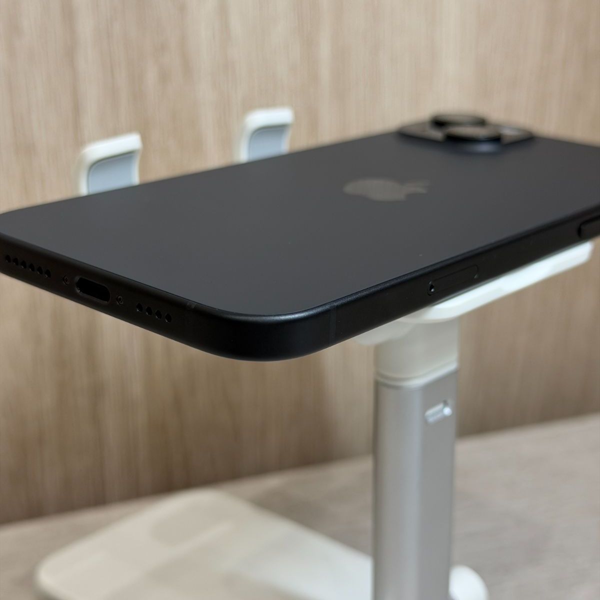 【並品】iPhone 15 Plus 128GB ブラック 本体 【並品】iPhone 15 Plus 128GB ブラック 本体