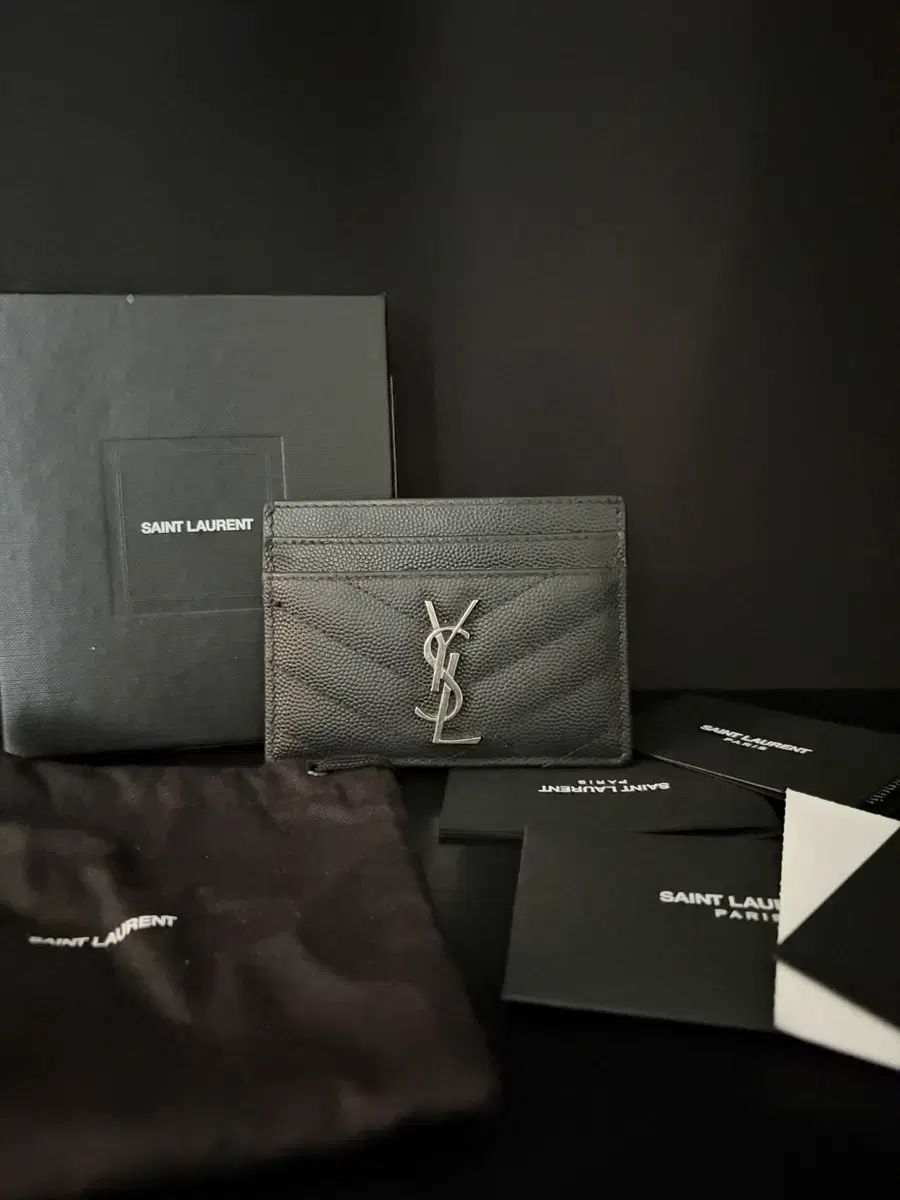 正規品 YVES SAINT LAURENT イヴ・サンローラン マトラッセ カードウォレット シルバー