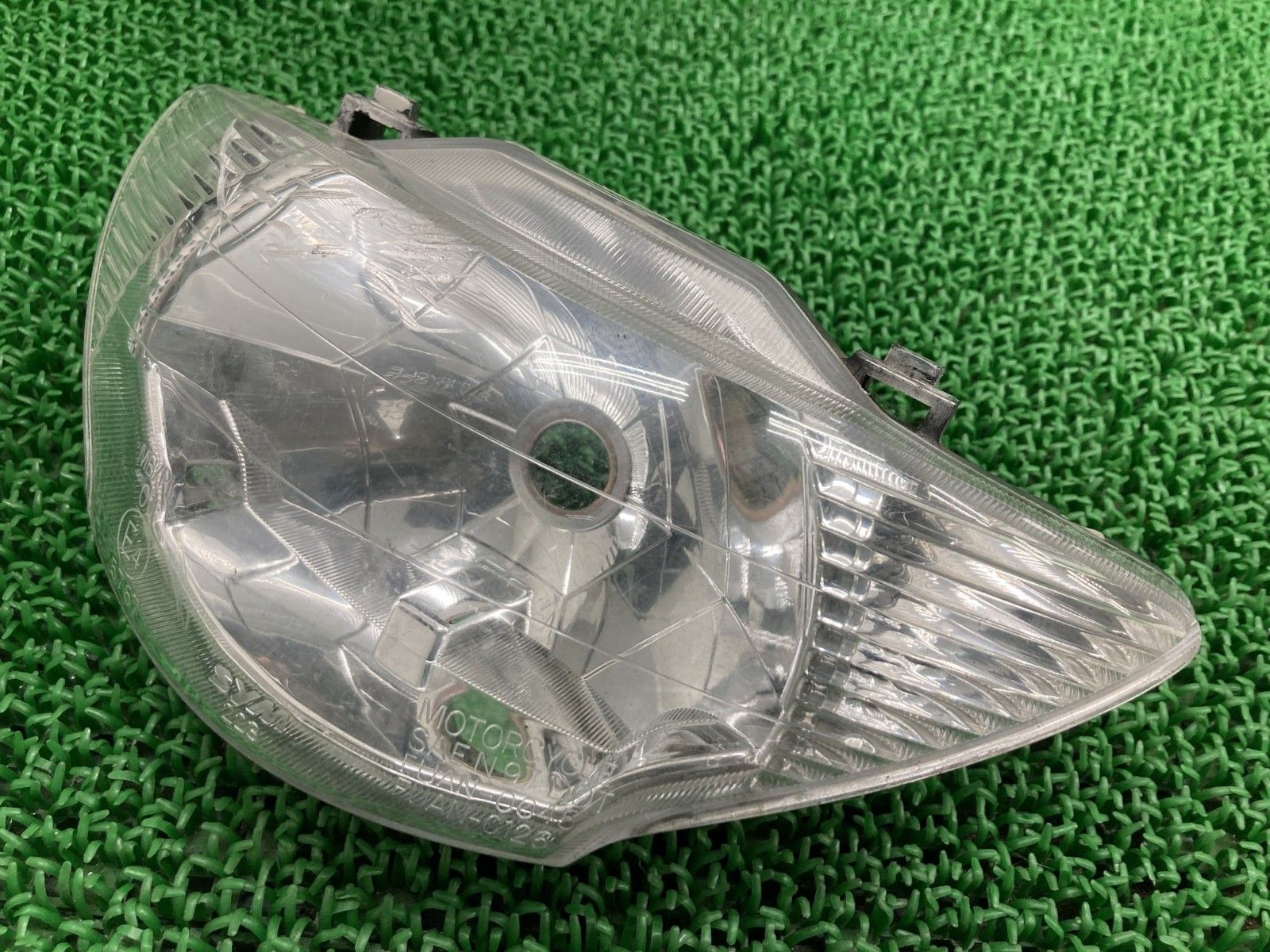 DD50 ヘッドライト 5767 シム(SYM) 純正 中古 SYM 修復素材やカスタム素材に 品薄 cP バイク DD50 ヘッドライト 5767 シム(SYM) 純正 SYM 修復素材や