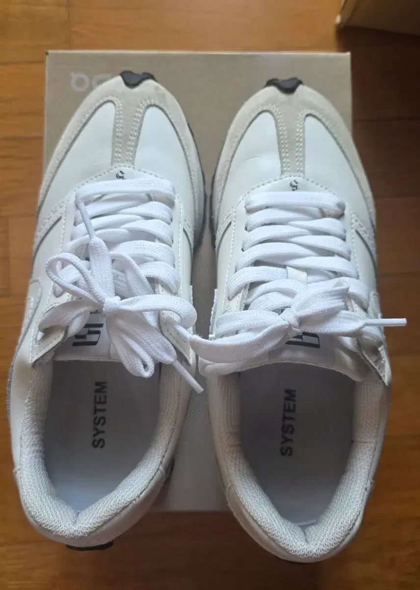 ハンサム SYSTEM homme スニーカー