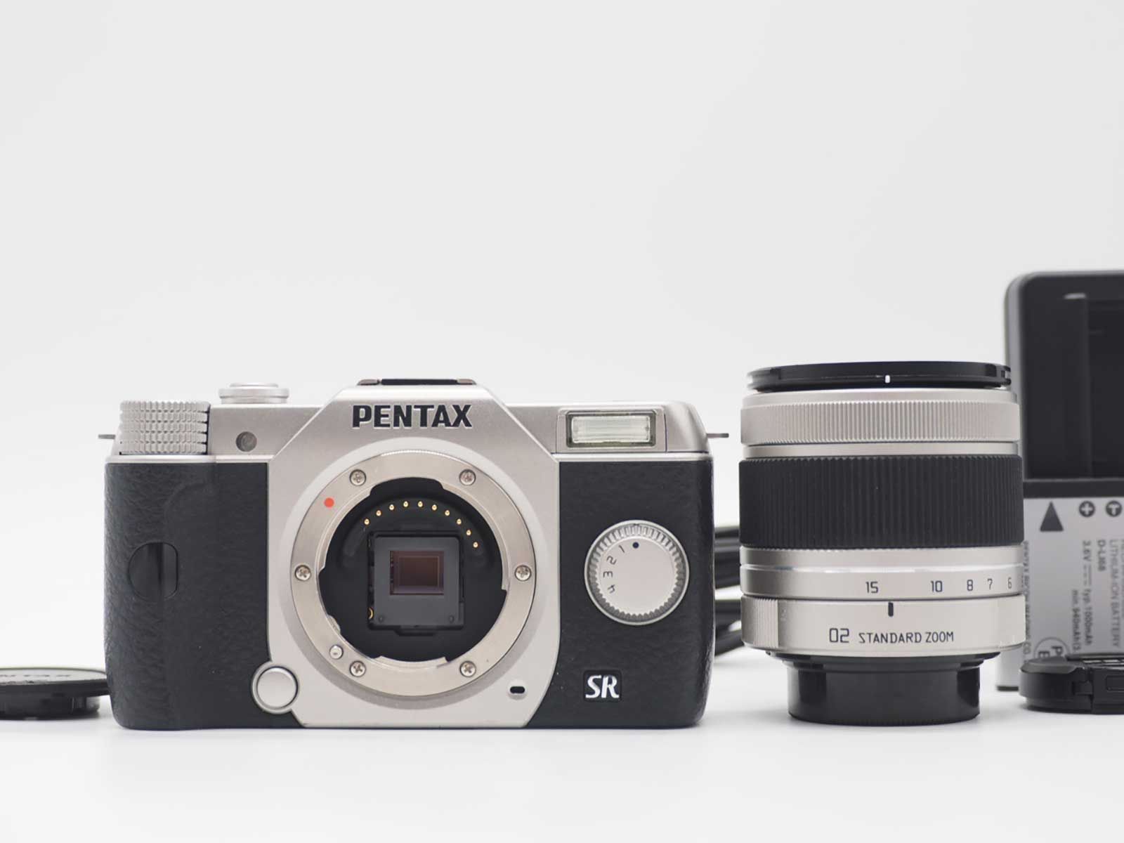 ペンタックス Pentax Q10 Silver 12.4MP Digital Camera 02 Lens 563 Shots [美品] #Z6285A