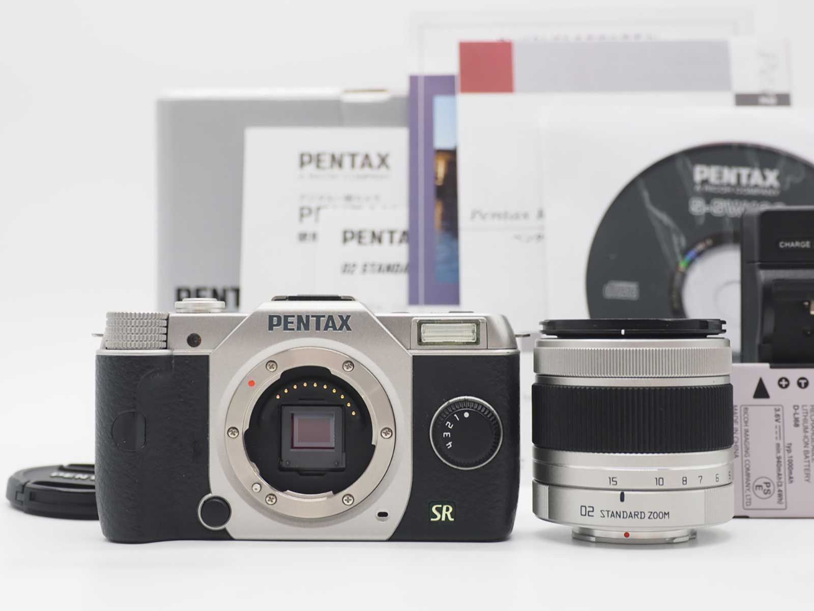ペンタックス Pentax Q7 Silver 12.4 MP Camera 02 Lens 3766 Shots 元箱 [美品] #Z6299A