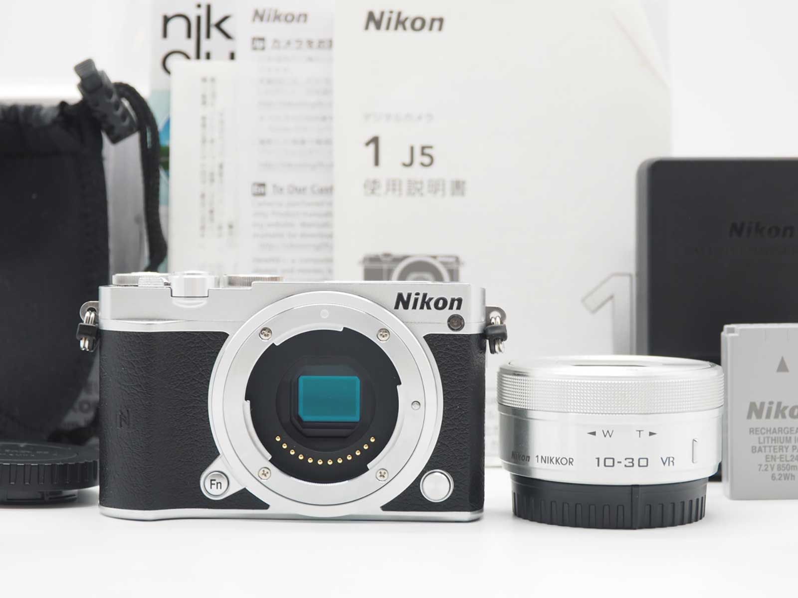 ニコン Nikon 1 J5 Digital Camera Silver 10-30mm Lens 107 Shots 元箱 [新品同様] #Z6292A