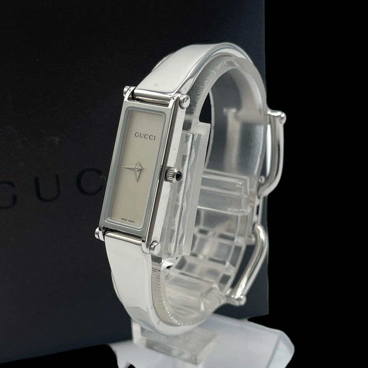 新品電池 稼働品 GUCCI グッチ レディース腕時計 1500L クォーツ QZ アイボリー文字盤 シルバー スイス製 箱、冊子付き