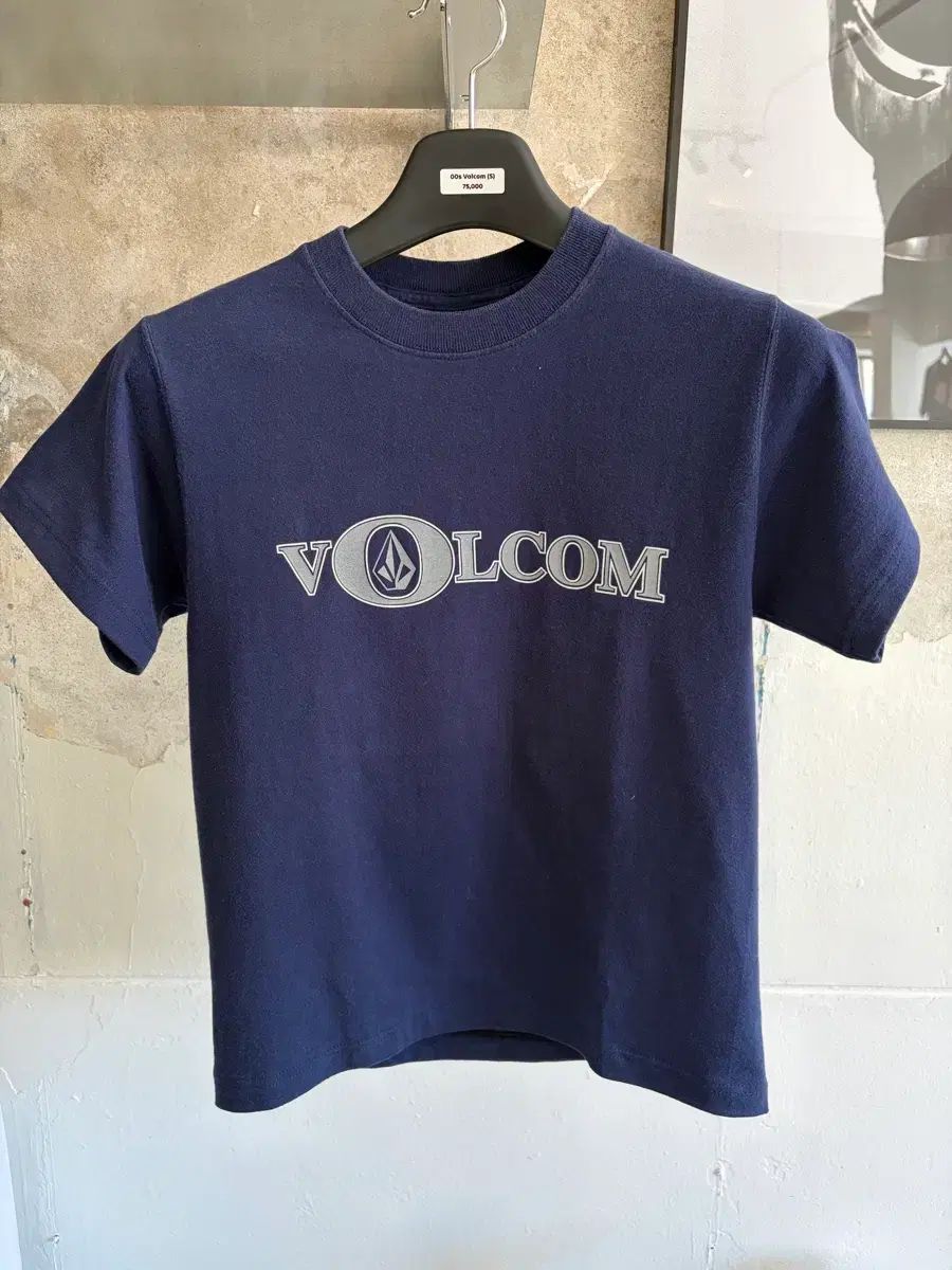 00s Volcom skate Tシャツ