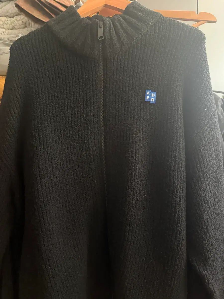 ADER ERROR SIGNIFICANT TAG ジップアップ