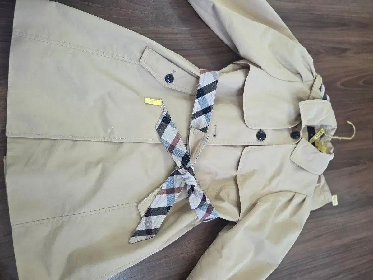 DAKS ダックス トレンチコート レディース服