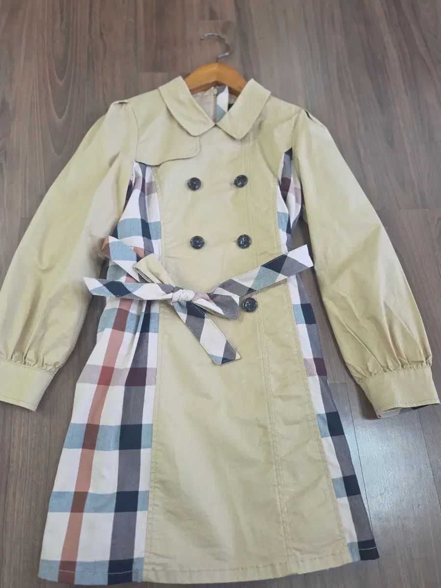 DAKS ダックス トレンチコート レディース服