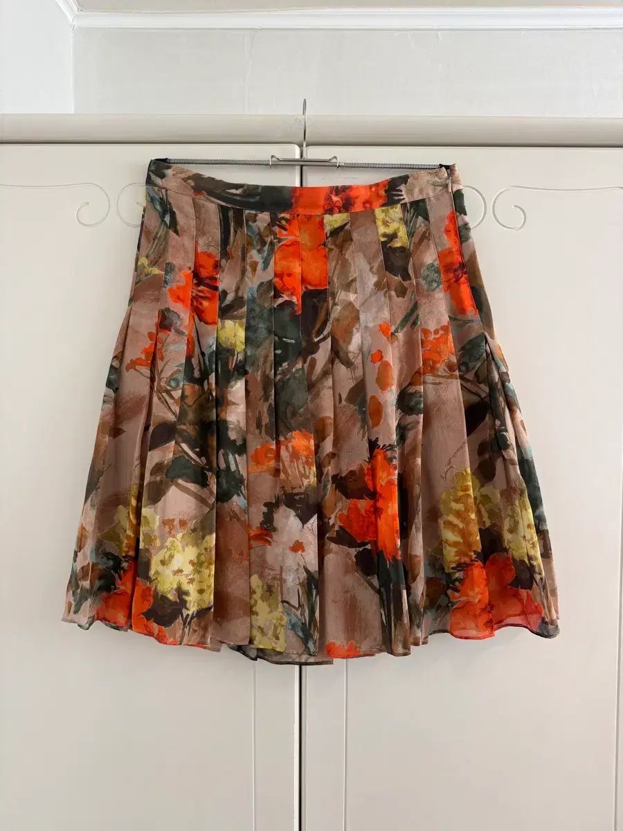 バーバリー フラワー ミディ スカート S 新品