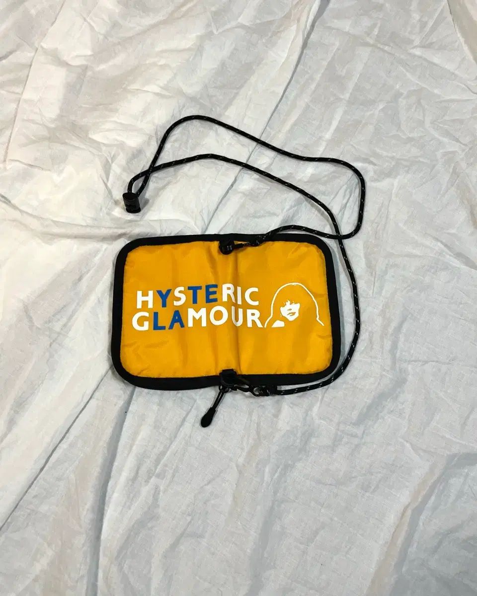 HYSTERIC GLAMOUR ヒステリックグラマー HG Girl ロゴ ナイロン サコッシュ イエロー
