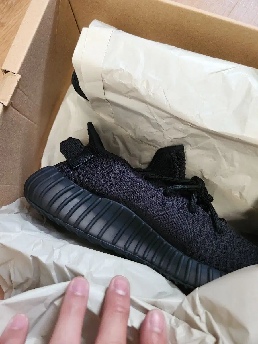 新品 270 イージーブースト350v2 オニキス