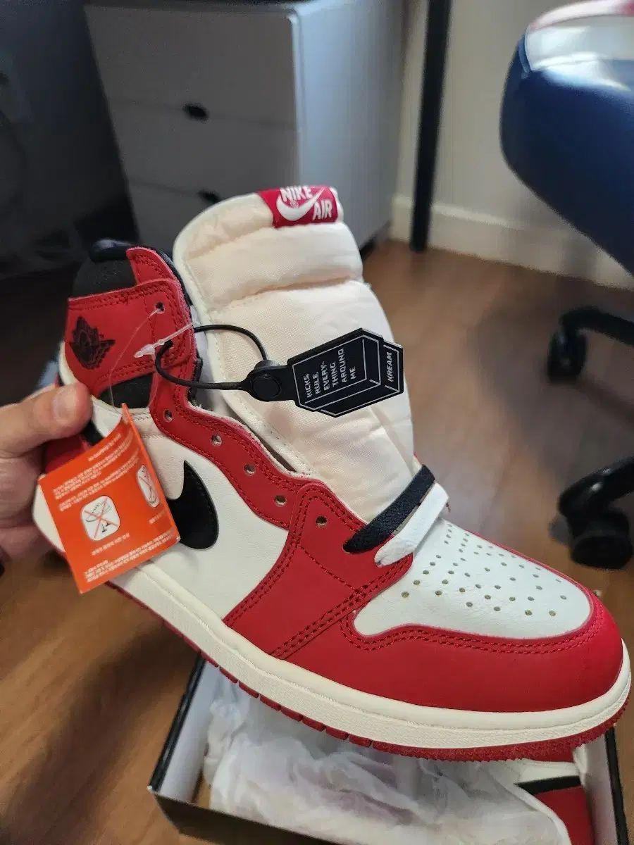 新品 275 NIKE ナイキ エアジョーダン 1 レトロ ハイ OG シカゴ