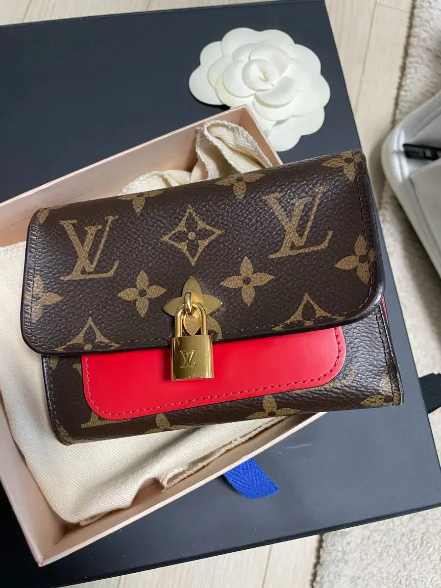 Louis Vuitton フラワー コンパクト COMPACT 財布