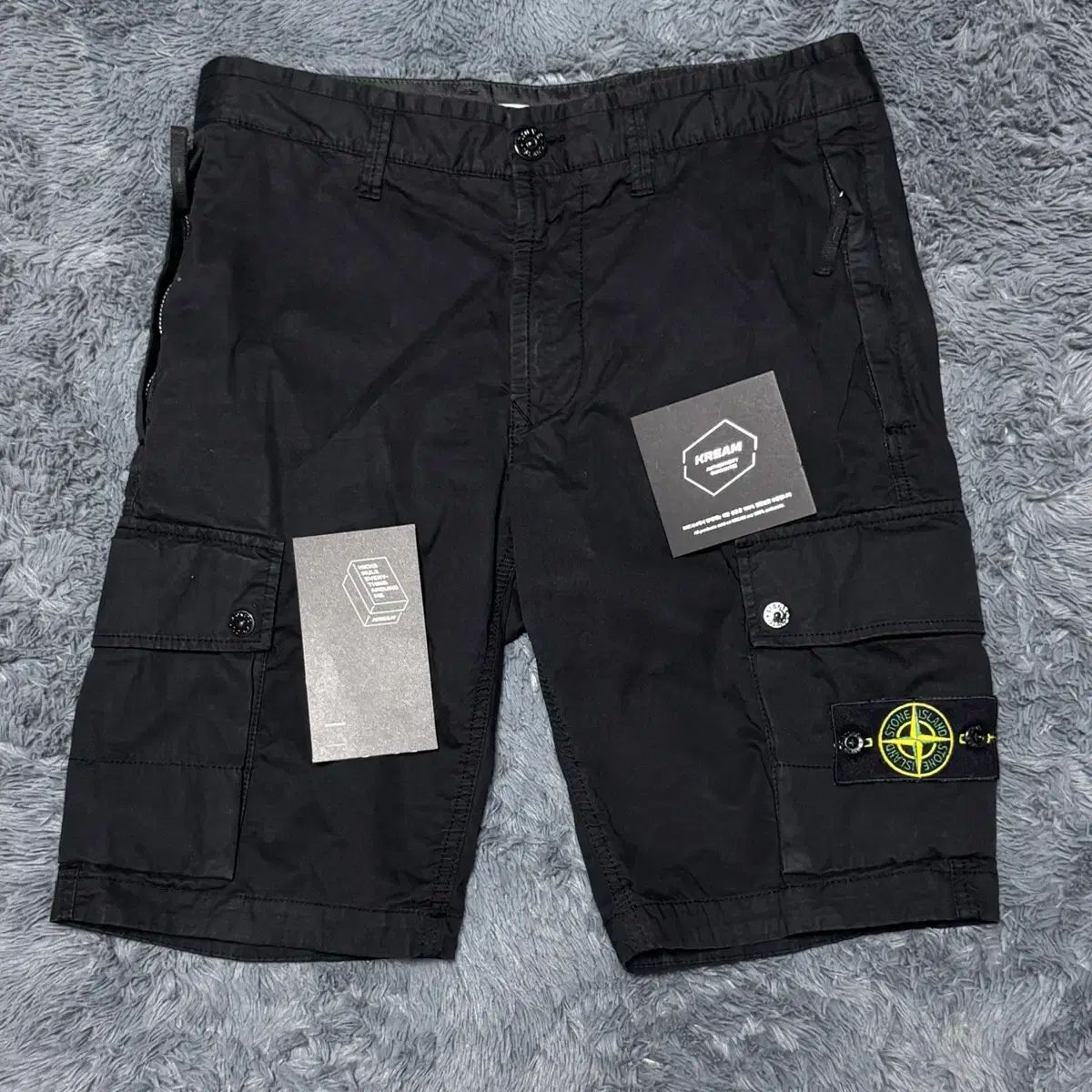 24-25年式/30 STONE ISLAND ストーンアイランド カーゴ ハーフパンツ ブラック