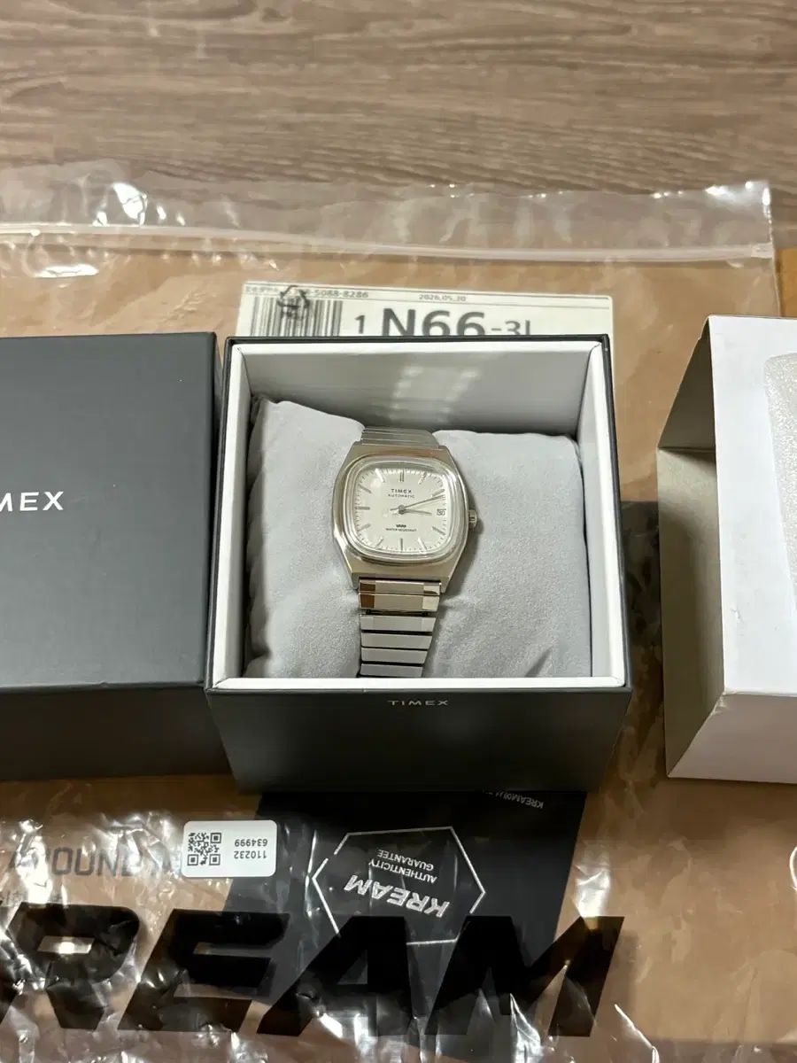 新品 TIMEX タイメックス 1983E オートマティック シルバー トーン