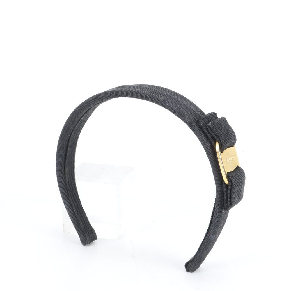 Salvatore Ferragamo 黒 リボンヘアバンド カチューシャ 美品 美品 サルヴァトーレフェラガモ ヴァラ リボン カチューシャ ヘア