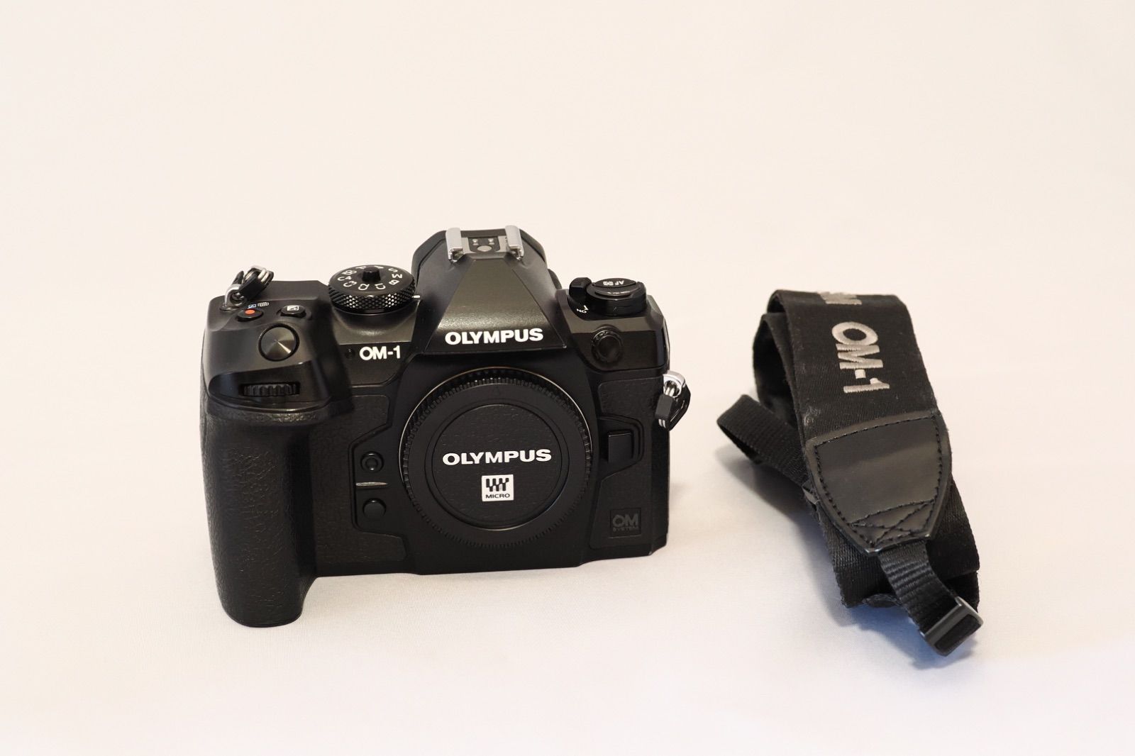 OLYMPUS OM SYSTEM OM-1 ボディ - メルカリ