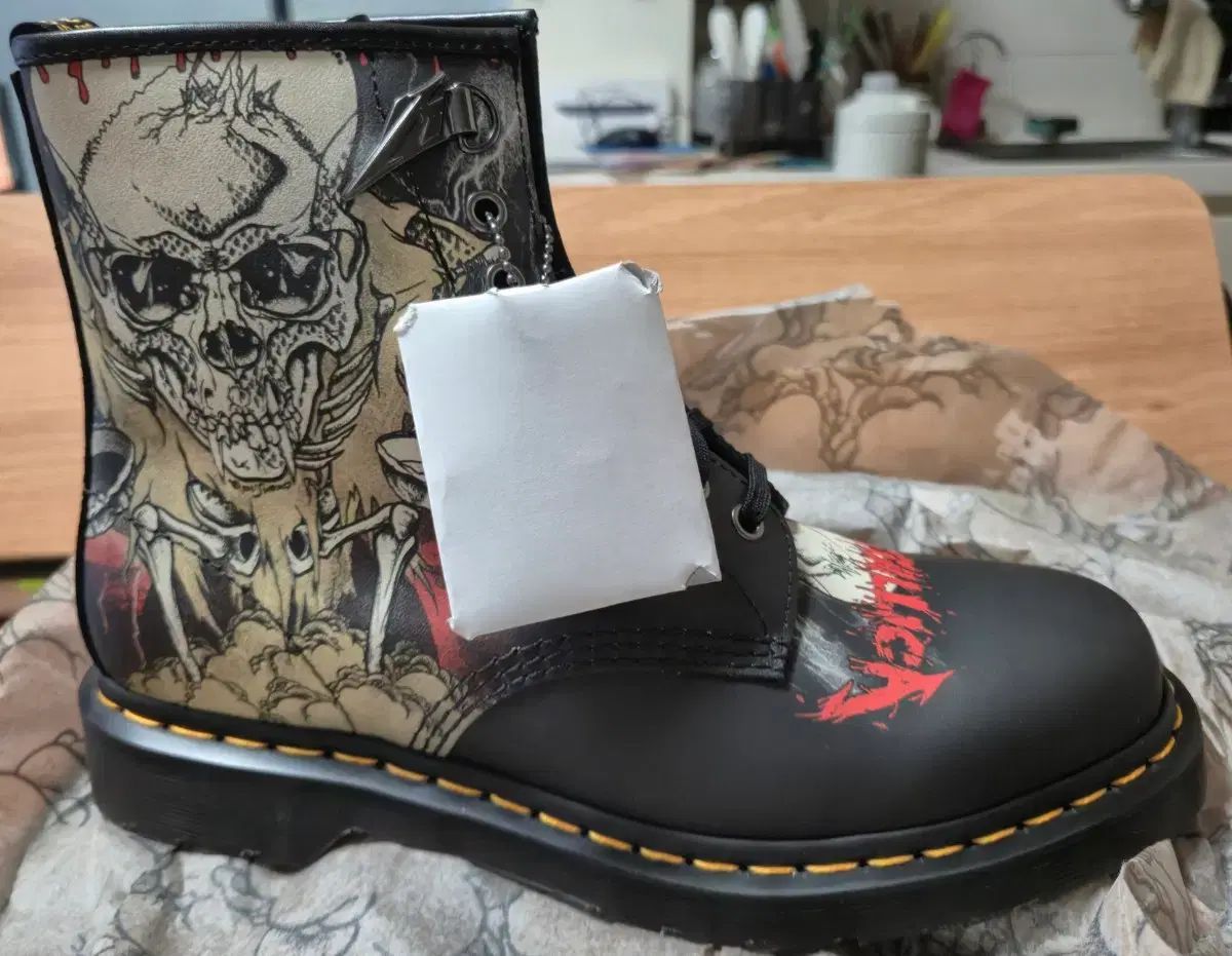 DR. MARTENS メタリカ 1460 280(UK9) 新品