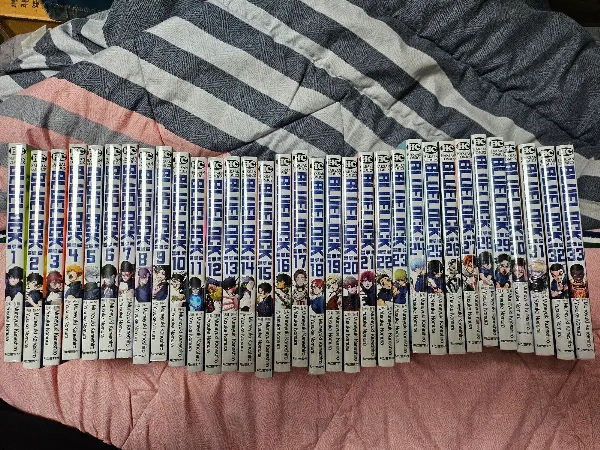 ブルーロック漫画 未開封 1 33 巻