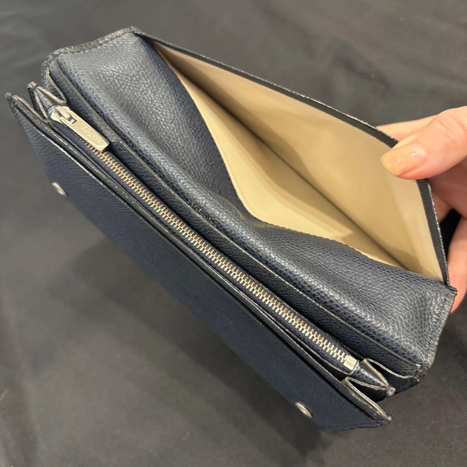 美品✨Valextra ヴァレクストラ 長財布 二つ折りコインケースあり無地レザー ネイビー イタリア製