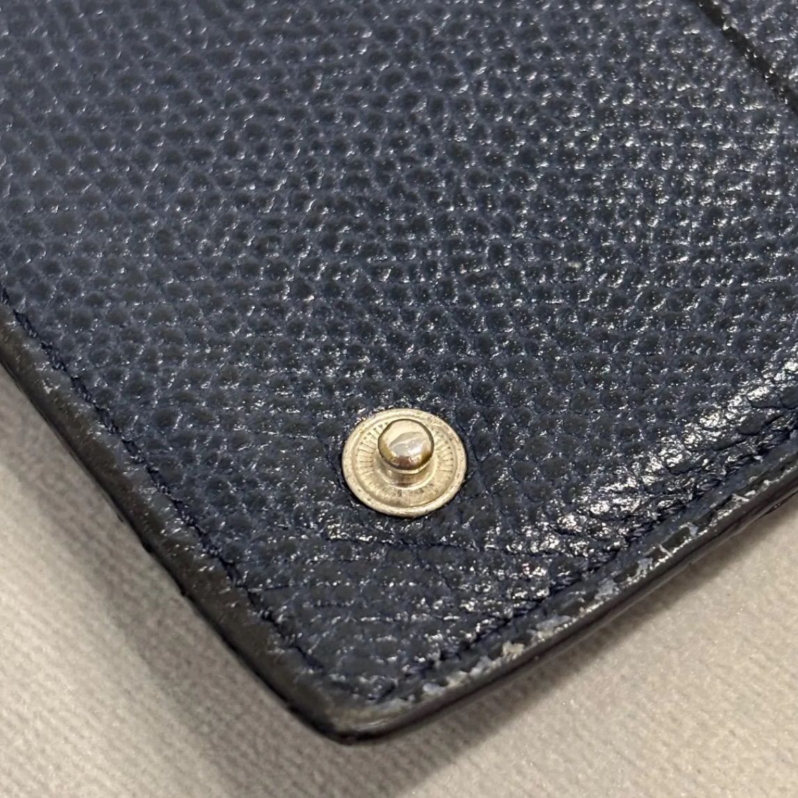 美品✨Valextra ヴァレクストラ 長財布 二つ折りコインケースあり無地レザー ネイビー イタリア製