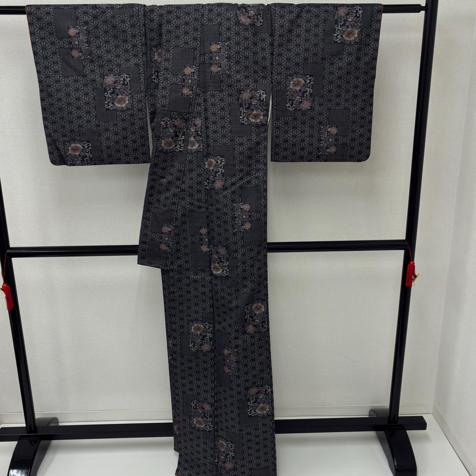 大島紬 裄65 正絹 花草の絣柄 着物 MK-9086 - メルカリ