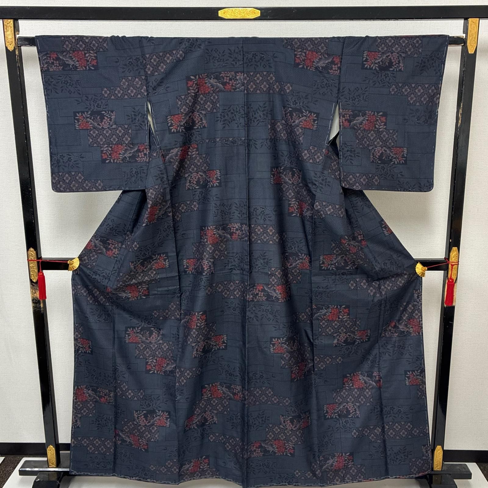 本場大島紬 正絹 泥藍染め 美しい花唐草 袷 着物 MK-9394 - メルカリ
