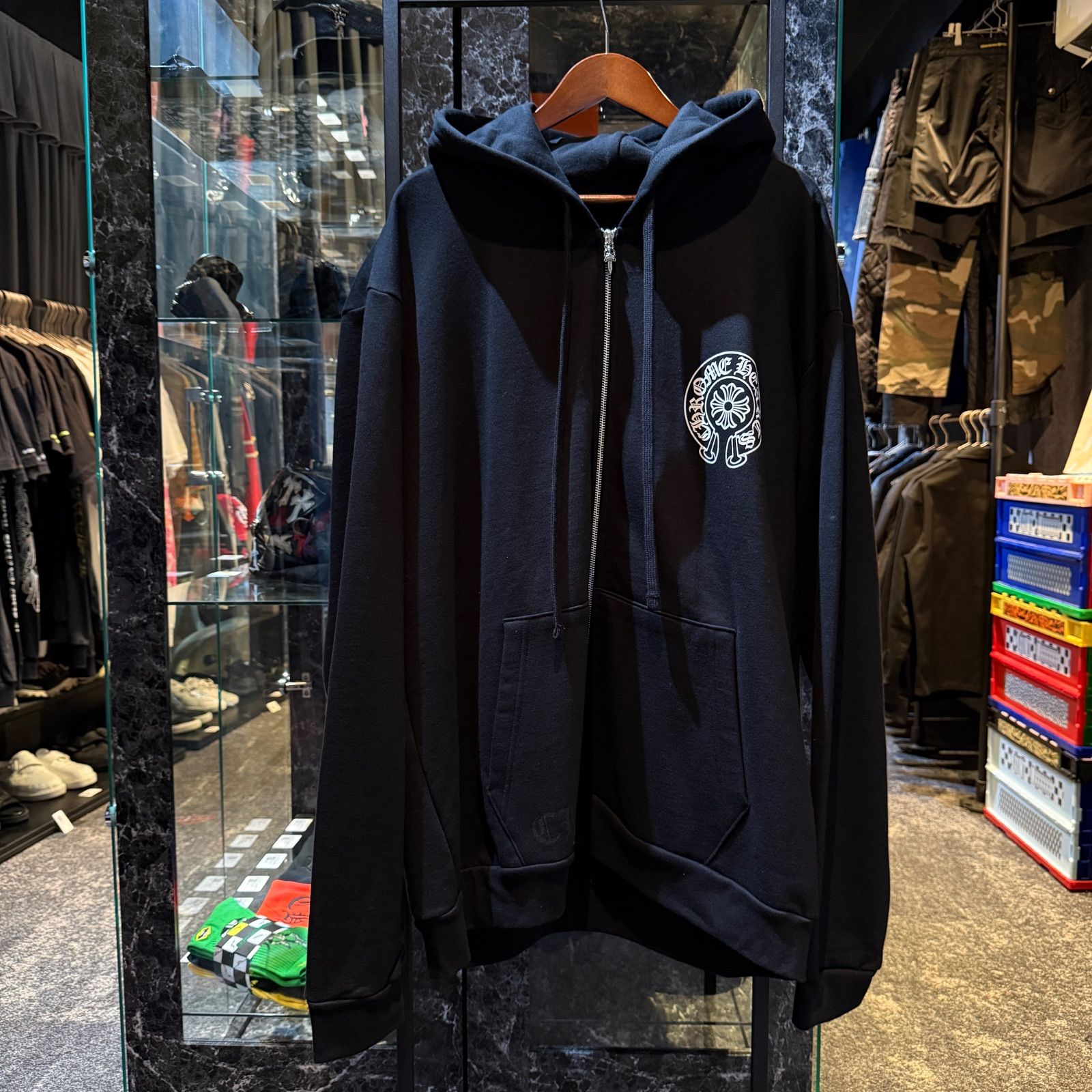 クロムハーツ ジップパーカー TOKYOホースシュー フローラル ブラック×ホワイト XLサイズ S品 クロムハーツ ジップパーカー TOKYOホースシュー フローラル ブラック×ホワイト XLサイズ S品