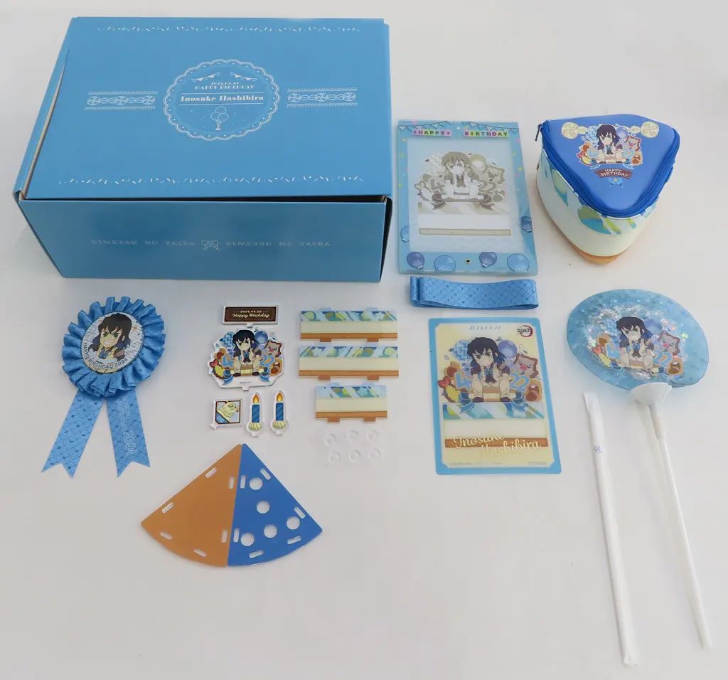 【中古】グッズセット 嘴平伊之助 お誕生日BOX 「鬼滅の刃×ufotable Cafe×マチ★アソビCAFE 嘴平伊之助誕生祭2024」 受注生産限定