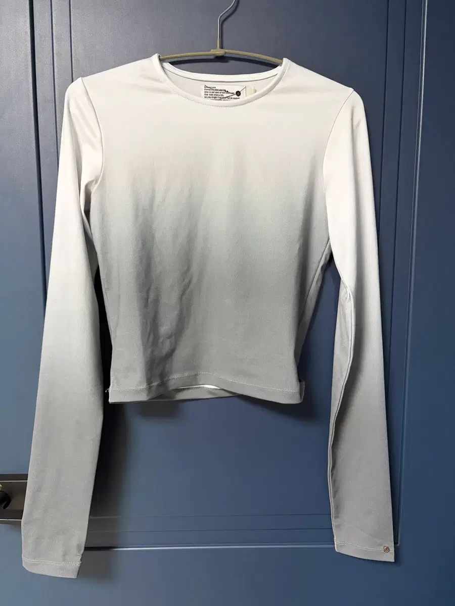 604service グラデーション クロップドTシャツ