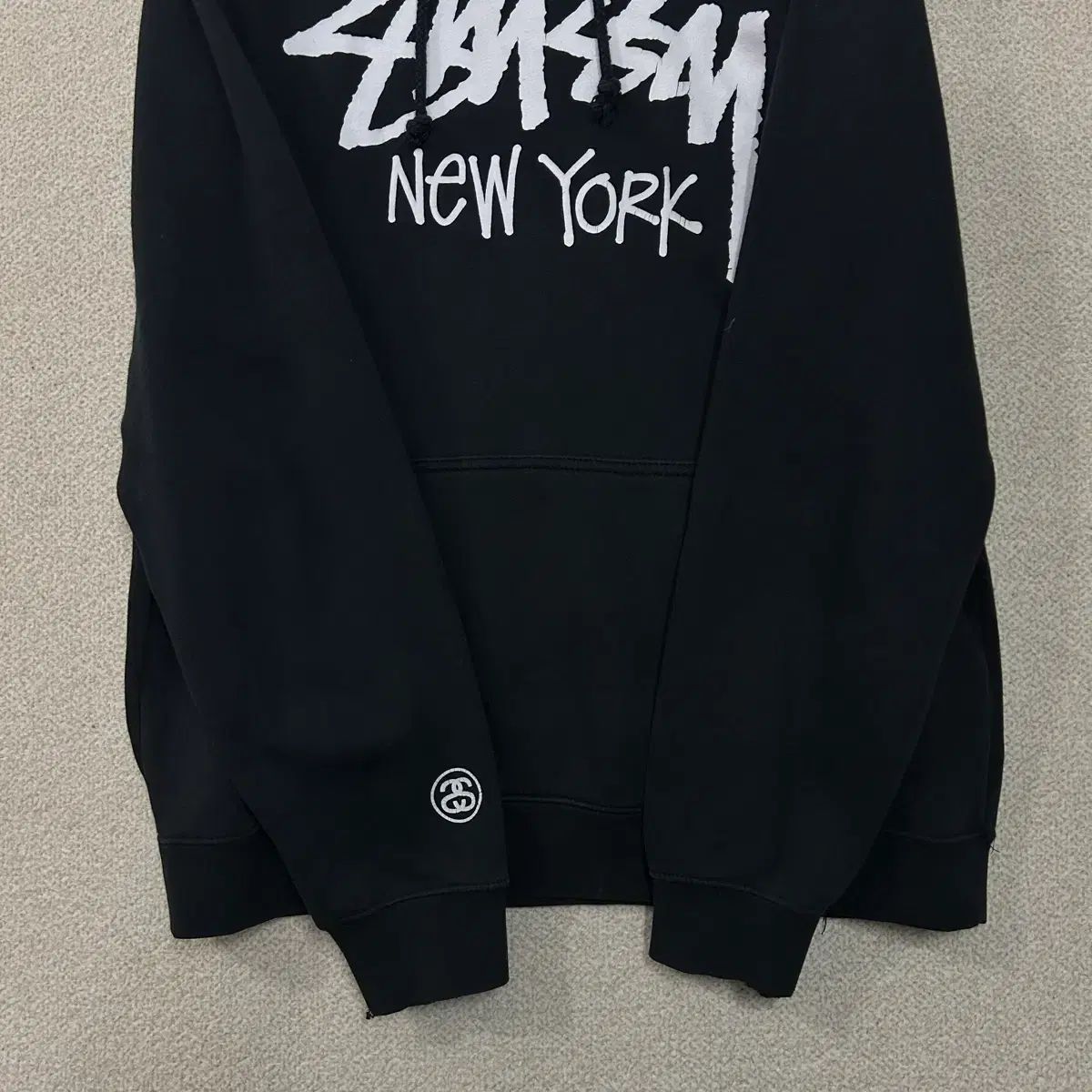 M) STUSSY NEW YORK ビックロゴ フードTシャツ - メルカリ