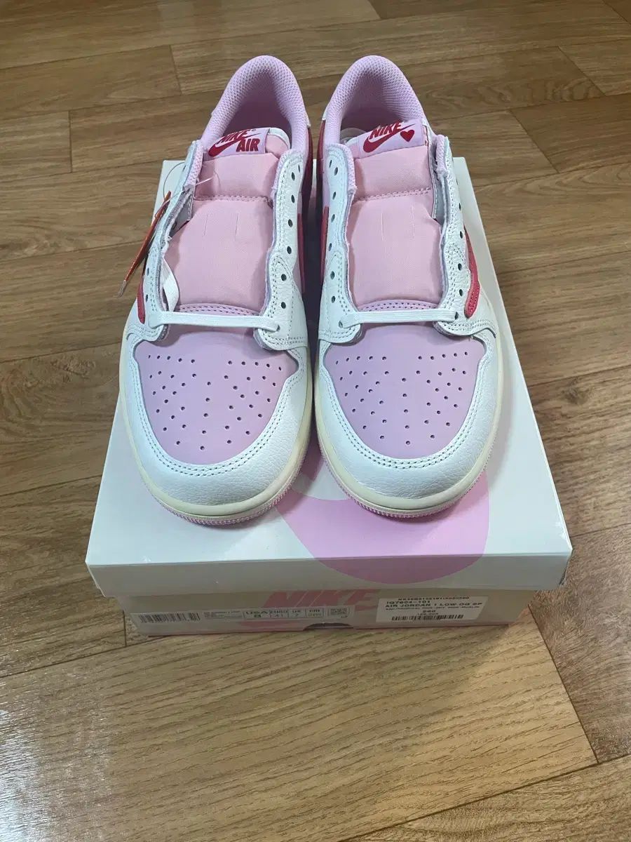 260 ジョーダン 1 x トラヴィス スコット レトロ ロー Kasina(カシナ) 当選 新品