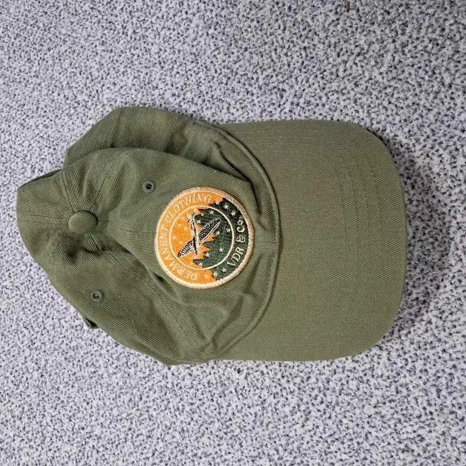 VDR & CO ベースボールキャップ オリーブグリーン