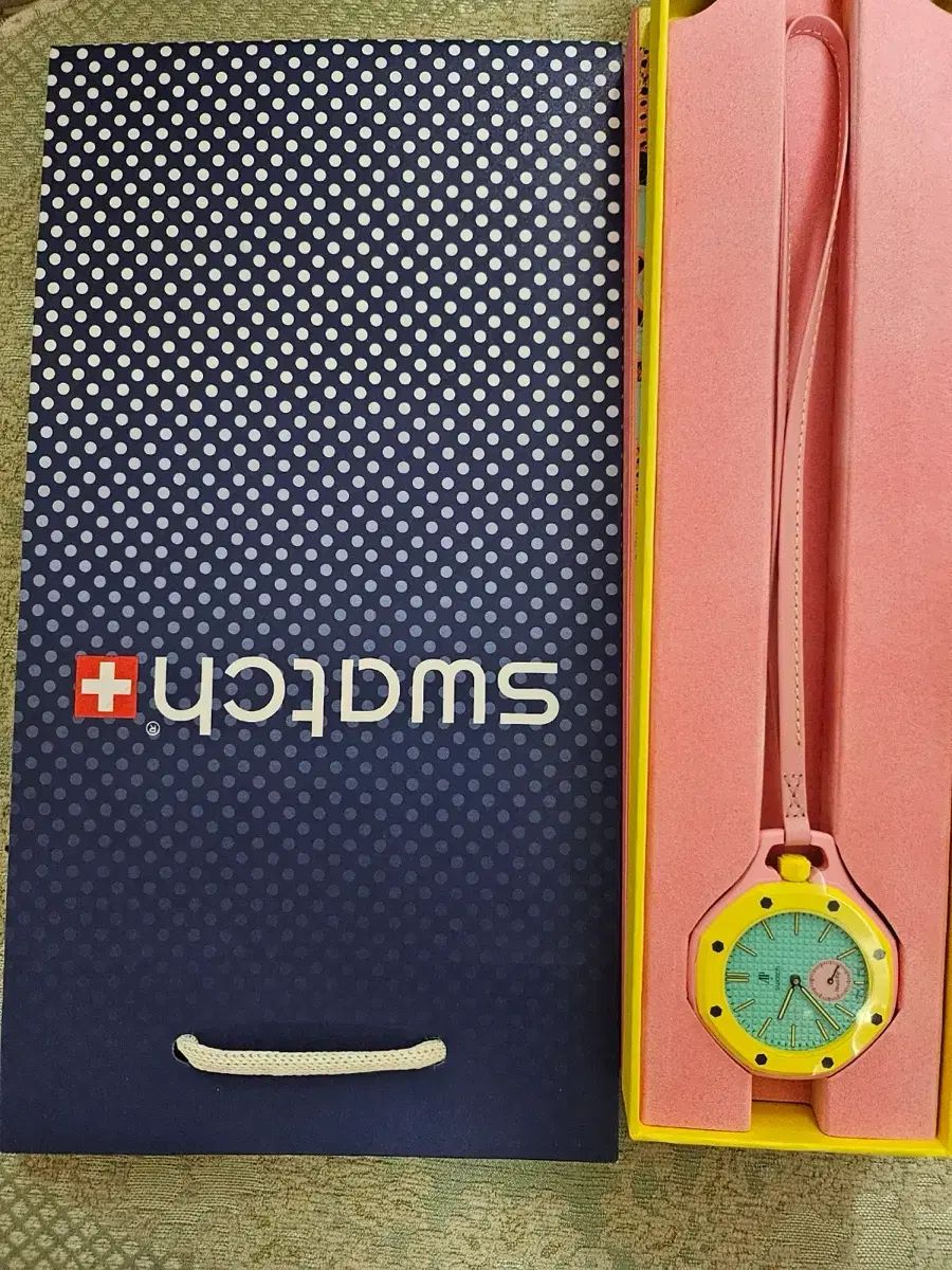 AUDEMARS PIGUET × SWATCH コラボ商品 出品