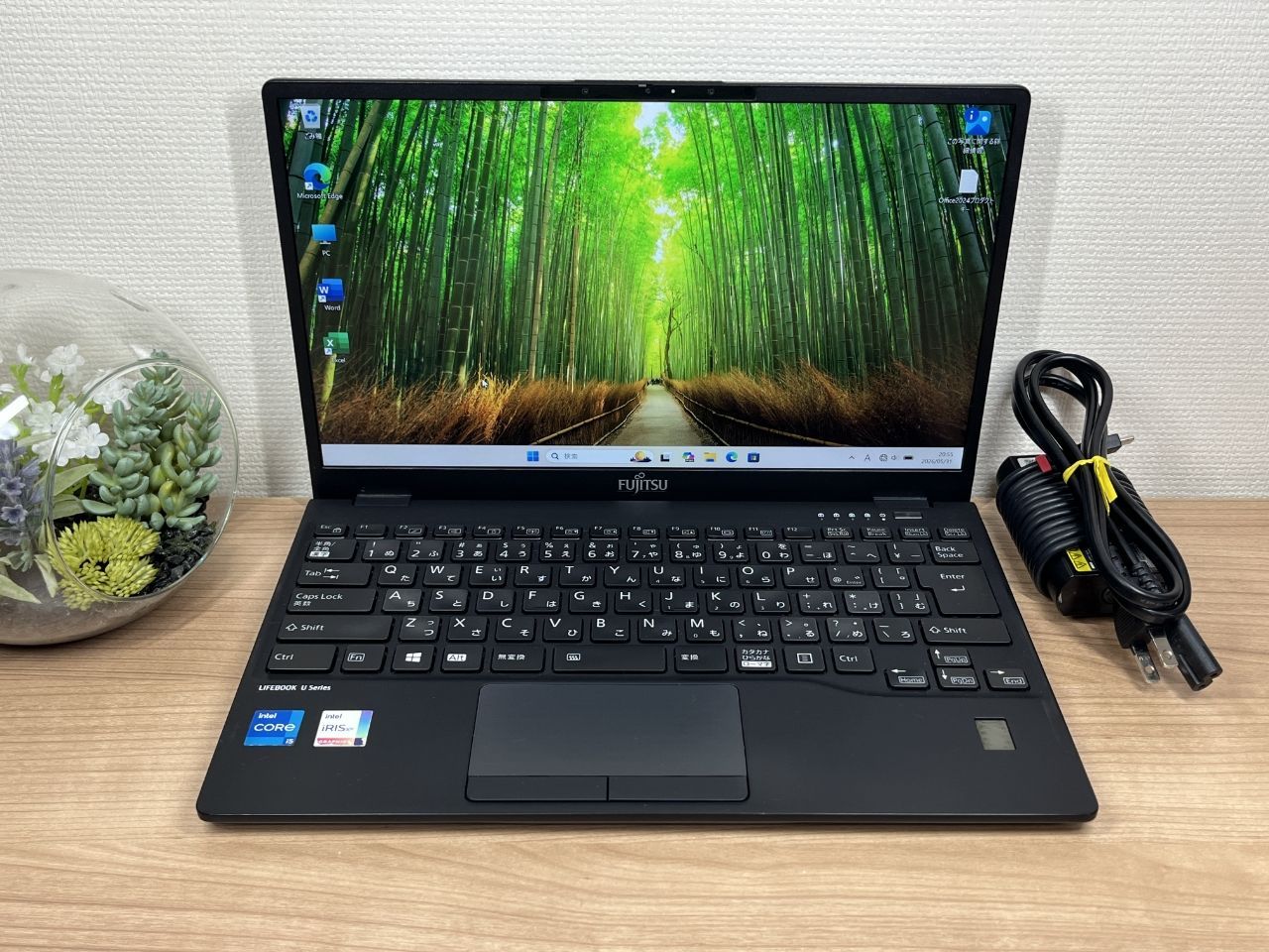 美品〉0594 Fujitsu Lifebook U9311/F 8GB i5 第11世代 軽量 office2024 ノートパソコン
