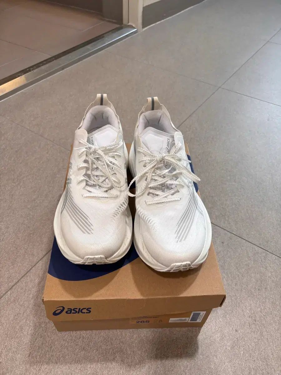 アシックス MEGA BLAST 白 265 28,470円