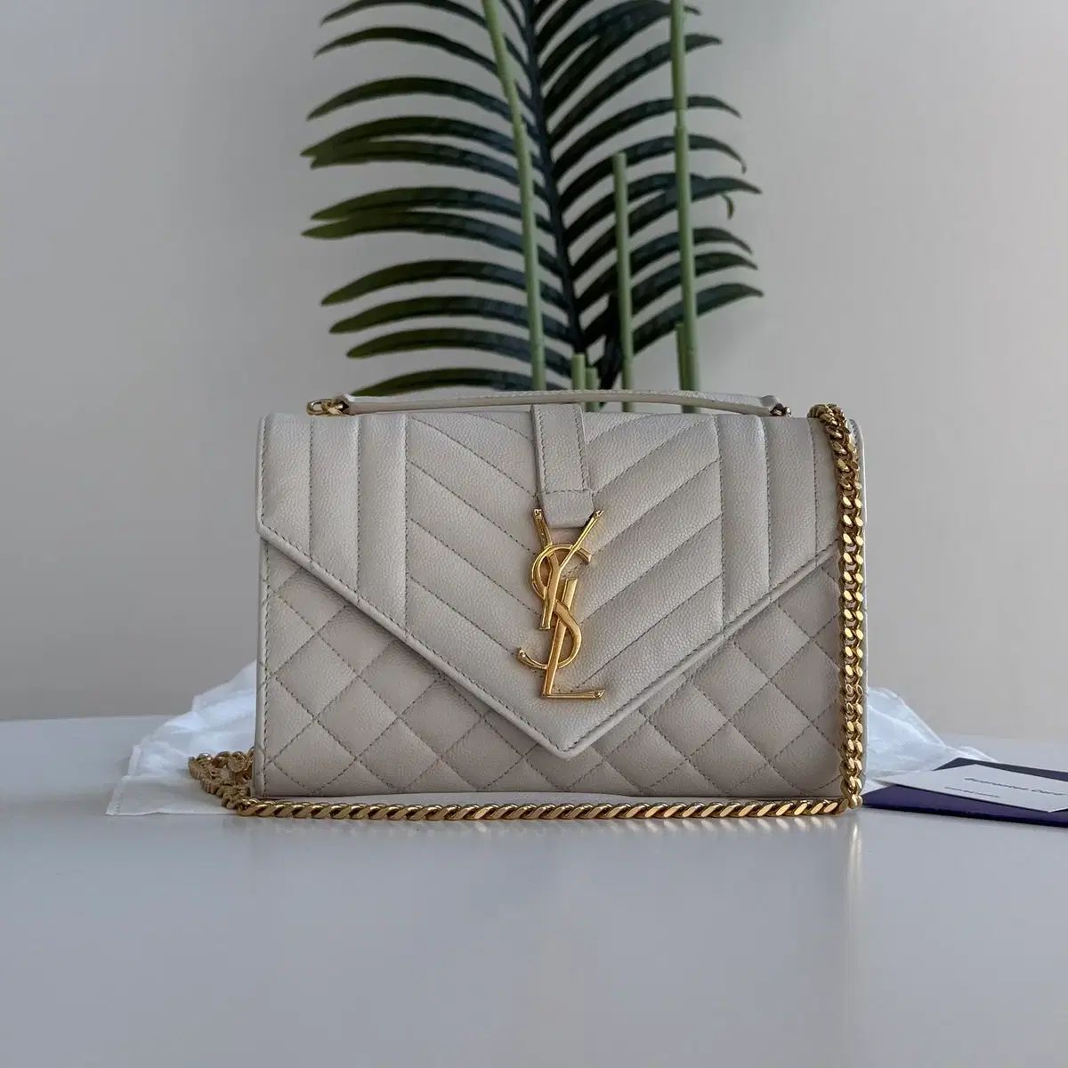 Saint Laurent エンベロープ クロスバック ショルダーバッグ 白