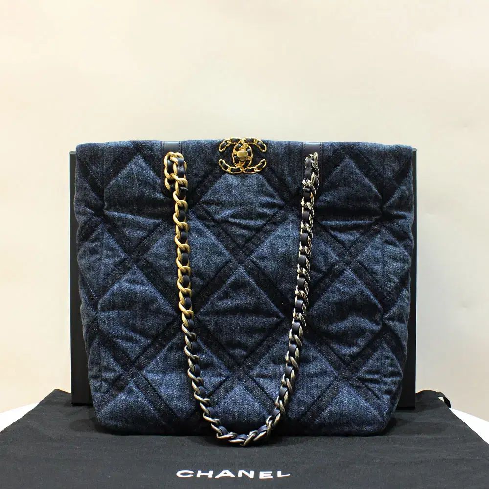 ブランドダオールトンネ CHANEL 19 デニム ショッピング ショルダーバッグ 内蔵チップ AS3519 413,868円