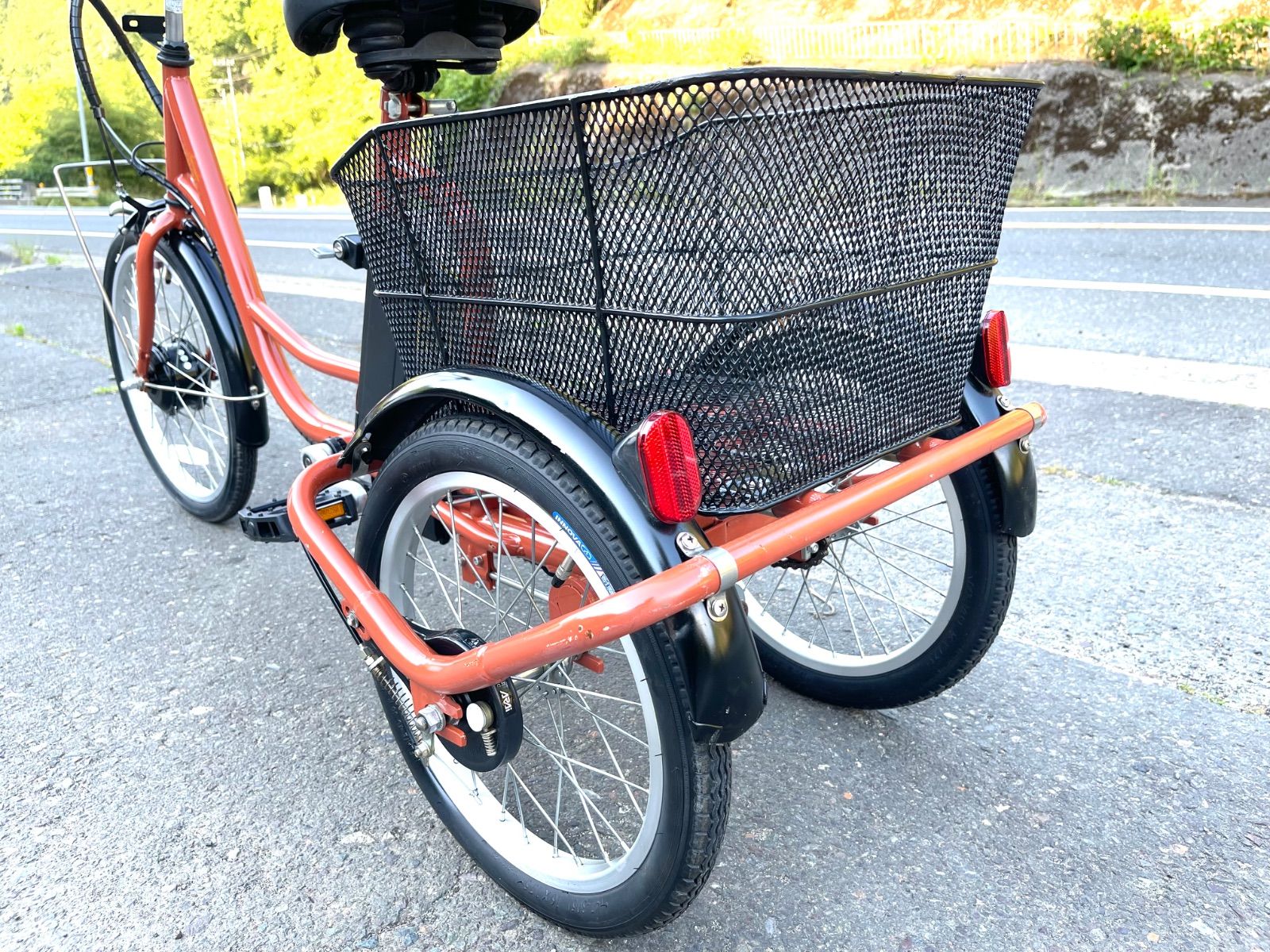 0379【動作確認済】送料無料 TROIS 電動アシスト三輪自転車 5.8Ah 電子