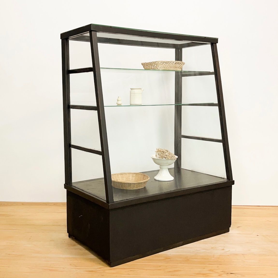 Glass case, glass shelf, showcase, height approx. 122 cm, M090, old tools, vintage antique store furniture