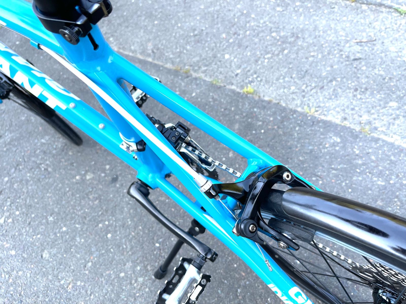 0383【即乘】送料無料 GIANT ミニベロ IDIOM M SHIMANO 2X9S 18速 小径