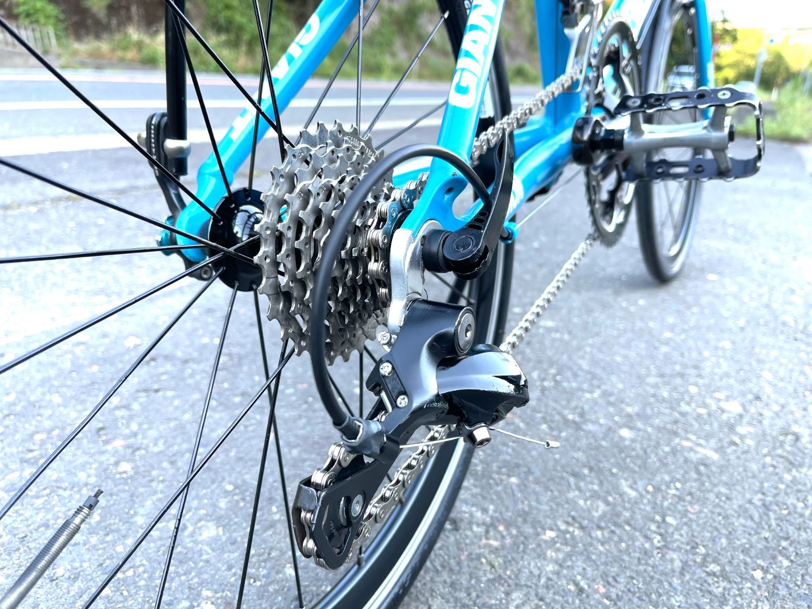 0383【即乘】送料無料 GIANT ミニベロ IDIOM M SHIMANO 2X9S 18速 小径