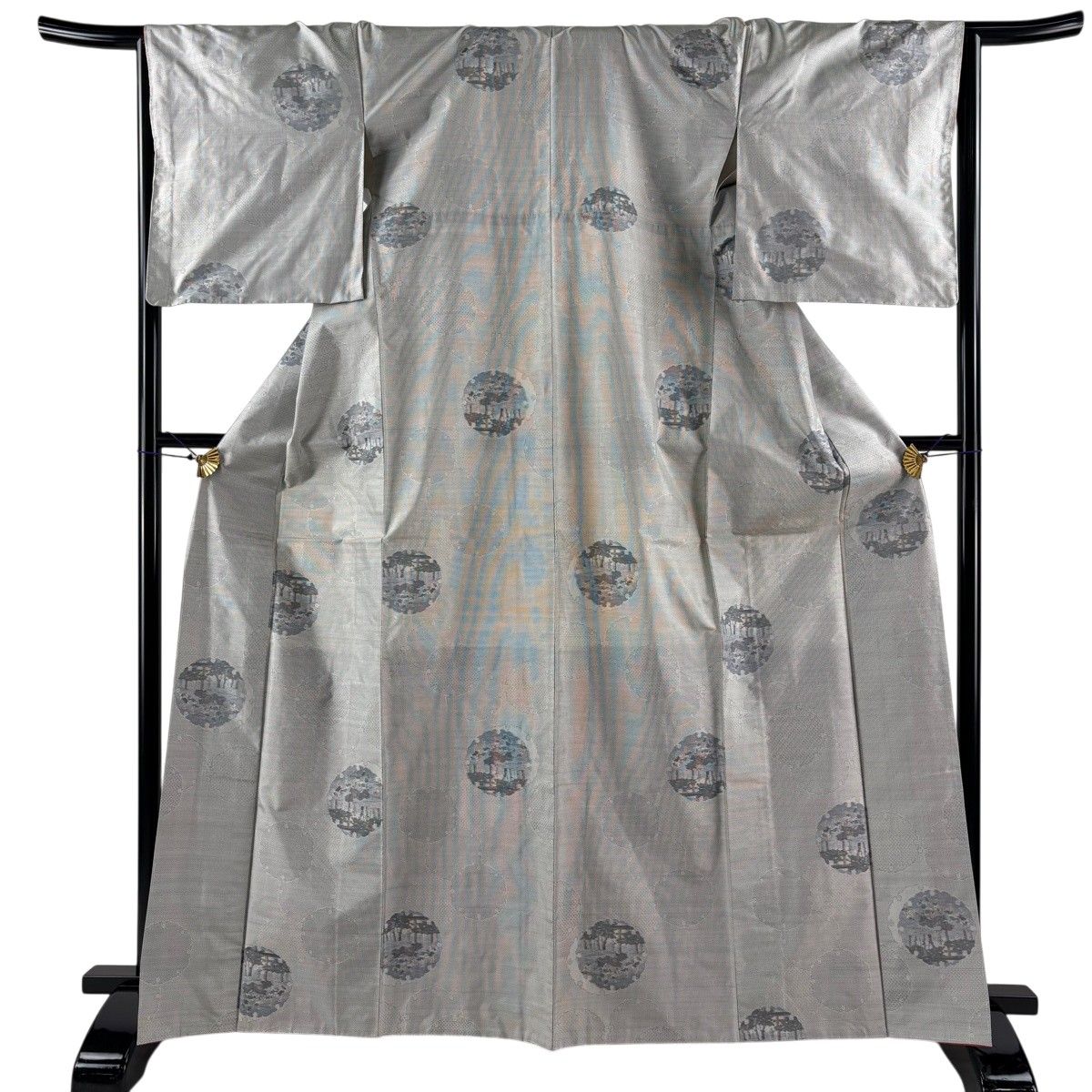 大島紬 身丈167cm 裄丈66cm M 袷 証紙 雪輪 熱田宮 灰色 正絹 逸品 【中古】