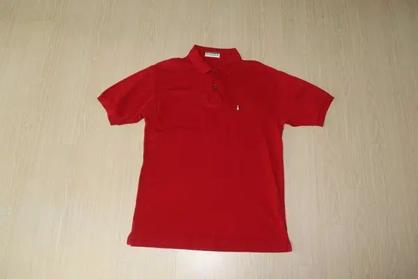(100)A163 MUNSINGWEAR / レッド カラーTシャツ