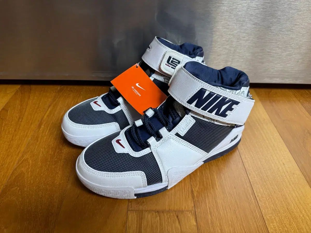 270 NIKE レブロン 2 レトロ バスケシューズ