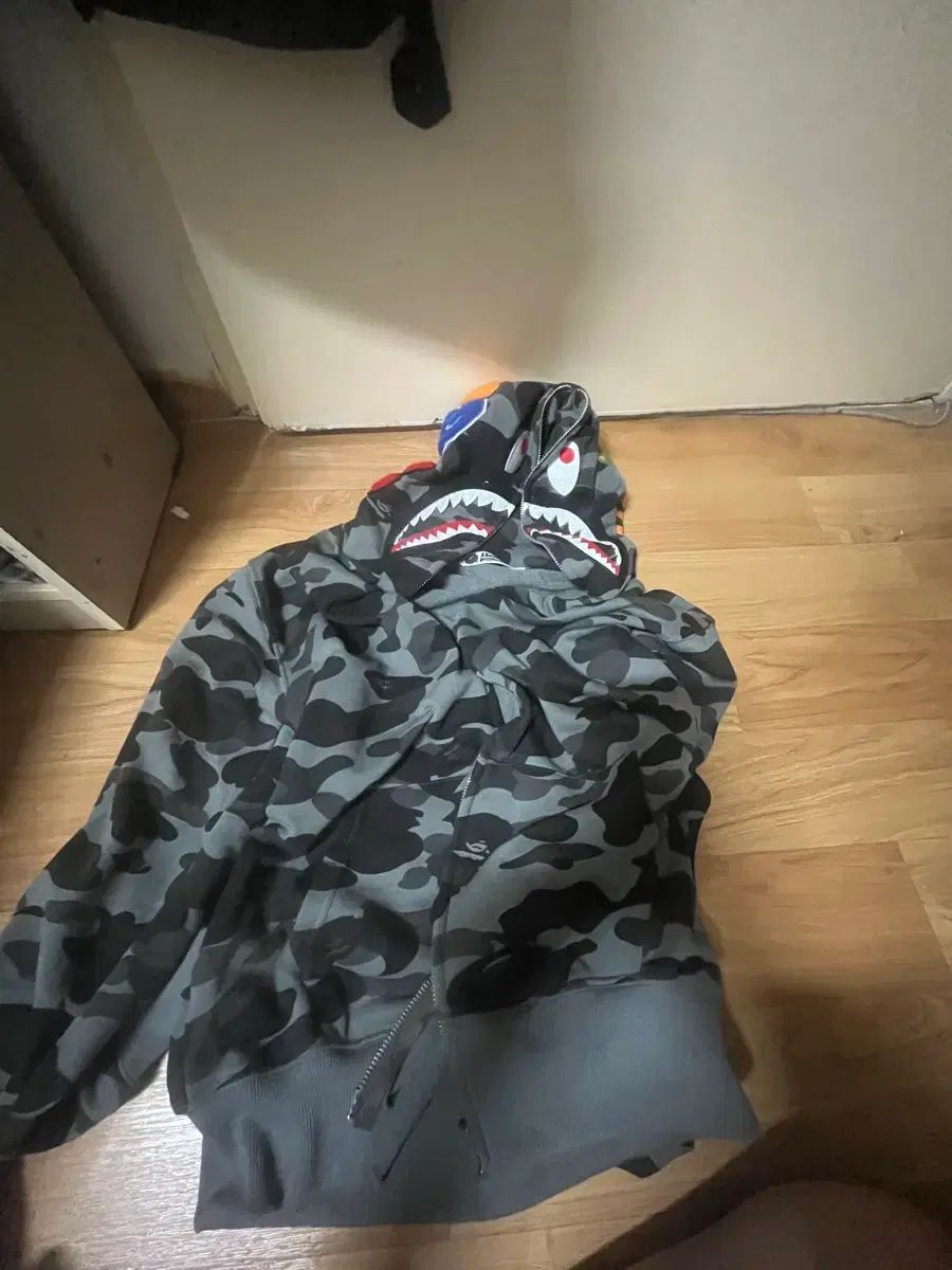 A BATHING APE アベイシングエイプ シャークフーデッド